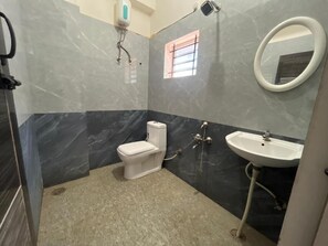 Shower, towels - S L N COMFORT (Bengaluru)