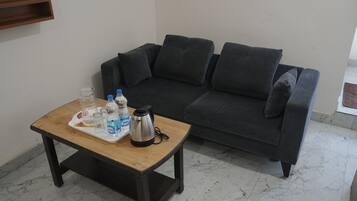 Suite | In-room dining