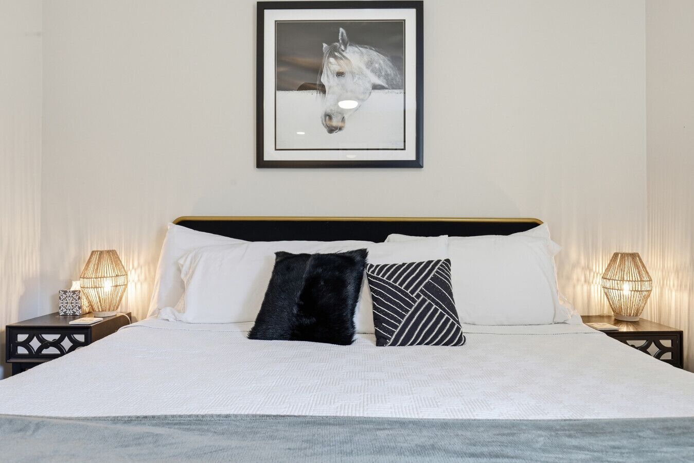 Skrivebord, wi-fi og sengetøy