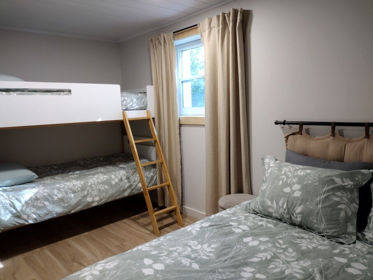 4 sovrum, skrivbord, wi-fi och sängkläder