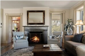 Interior - Private Beach with Views: Stonehouse Estate, Near Wine Trail and Spa (Aurora)