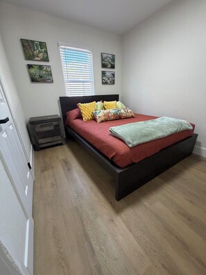 3 Schlafzimmer, Bügeleisen/Bügelbrett, WLAN, Bettwäsche