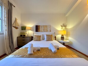 5 chambres, fer et planche à repasser, Wi-Fi gratuit, draps fournis