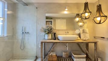 Shower, towels