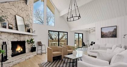 Modern Lakeview Retreat, Beach Club Access with 2 Decks