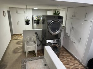 House, Multiple Bedrooms, City View | Interior - Group Stay 21 Guests, Wifi 900 Mb (Medellín)