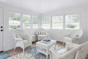 Interior - 2026 renovation - walking distance to beach, parks, restaurants and shops (Harwich)