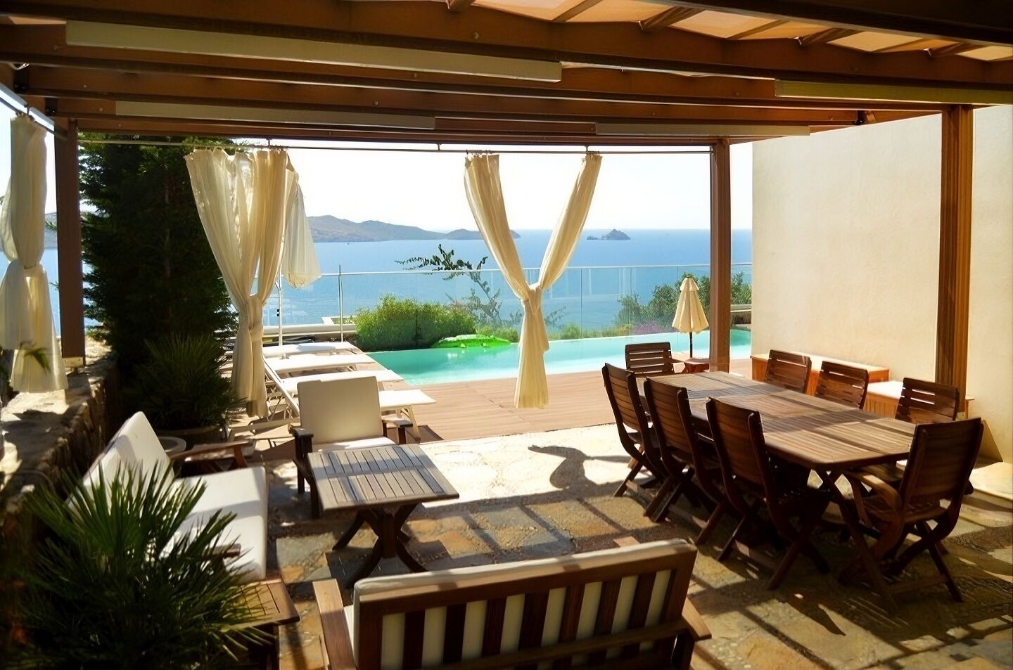 Villa | Outdoor dining