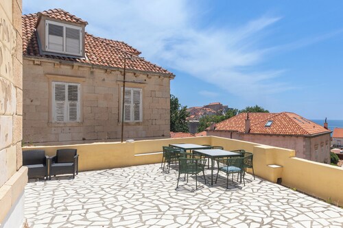 Apartments Old Town Gate