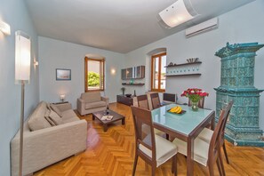 Deluxe Apartment, City View | In-room dining - Apartments Old Town Gate (Dubrovnik)