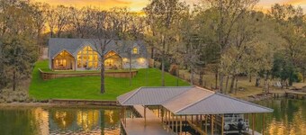 NEW Lakehouse | Hot Tub, Boathouse, Amazing Patio!