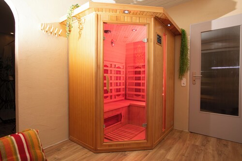 Spacious, barrier-free, modern 4-star vacation apartment, directly on the edge of the forest