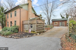 Exterior - Cozy house in walking distance to artistic & historic town; pet-friendly! (Shepherdstown)