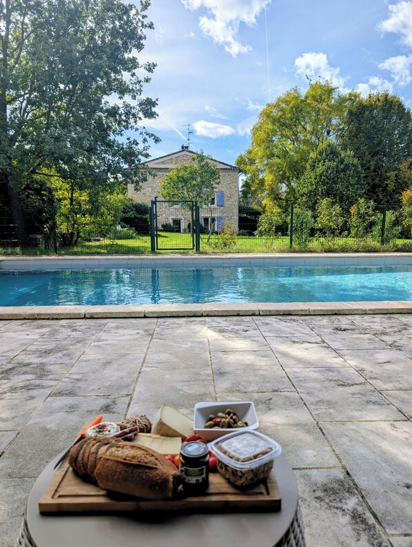 Pool - Charming Provençal holiday home in the countryside, with pool & views of nature (Apt)