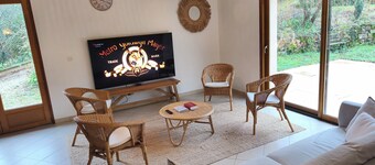 Charming gîte in Lacrouzette with heated pool and spa near Albi