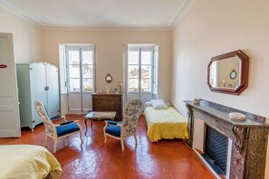 Room - 5-bedroom bed & breakfast in pleasant Olonzac with AC (Olonzac)