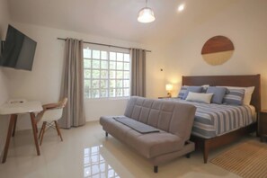 4 bedrooms, desk, iron/ironing board, WiFi - Casa Kabah. Spacious family home with private pool in Cancun. (Cancún)