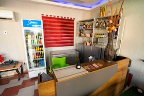 Bar (on property) - Eastern Plus Hotel  (Somanya)