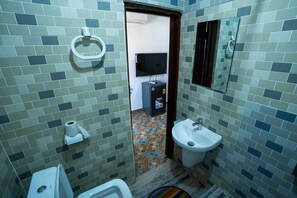 Salle de bain | Articles de toilette gratuits, serviettes fournies, savon