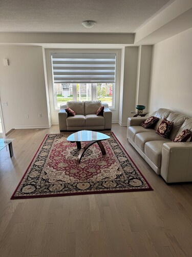 5 minutes away from Hwy 401/Easily accessible to Toronto/close to Heber down 