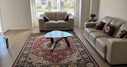 5 minutes away from Hwy 401/Easily accessible to Toronto/close to Heber down