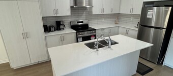 5 minutes away from Hwy 401/Easily accessible to Toronto/close to Heber down 