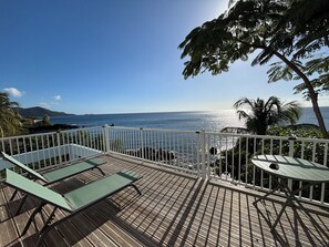 Property grounds - Spacious seafront house with 4-bedroom in serene Pointe-Noire for family&friends (Pointe-Noire)