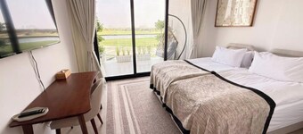 Peace, Mangroves and Golf Course Living for a Perfect City Break