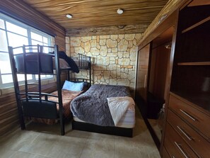 Bügeleisen/Bügelbrett, WLAN, Bettwäsche