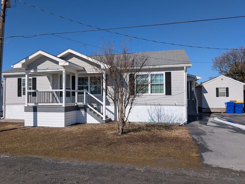 Incredible 3-bedroom house WITH BOAT DOCK on Rehoboth Bay