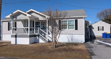 Incredible 3-bedroom house WITH BOAT DOCK on Rehoboth Bay