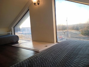 7 bedrooms, Internet, bed sheets - NEW!! Wyld Haven Arbuckle Lake- 1.5 miles from boat ramp (Sulphur)