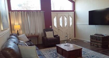 NEW!! Wyld Haven Arbuckle Lake- 1.5 miles from boat ramp
