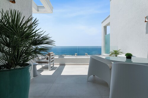 Olymp Luxury House