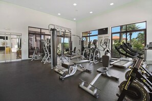 Fitness facility - Stylish Gold Coast Condo Sunrise by Bocobay (Noord)