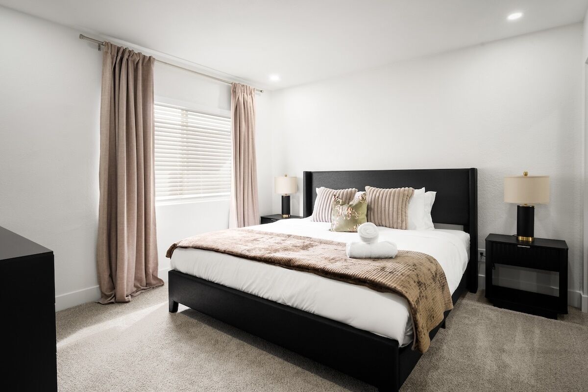 4 slaapkamers, een strijkplank/strijkijzer, gratis wifi, beddengoed