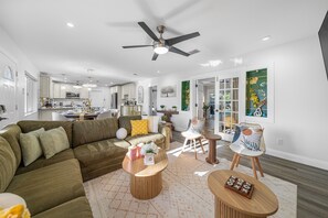 Smart TV, fireplace, table football - Stunning Gem Home w/ Heated Salt Pool & Game Room (Temple Terrace)