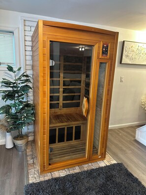 Sauna - Cozy Escape Near Camelback & Kalahari - Sauna, Firepit, Pool Table, Fireplace (Tobyhanna)