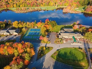 Sports court - Cozy Escape Near Camelback & Kalahari - Sauna, Firepit, Pool Table, Fireplace (Tobyhanna)