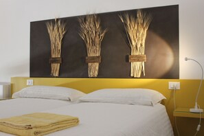 1 bedroom, WiFi, bed sheets - Ingrappa Sporthouse, for your paragliding and biking adventures! (Borso del Grappa)