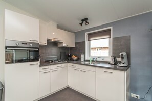 Chalet | Private kitchen - Cozy Beachside Base With Dual Terraces (Noordwijk)