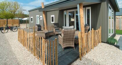 Cozy Beachside Base With Dual Terraces