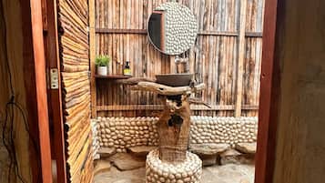 Habitación cuádruple Confort, vista a la playa | Interior