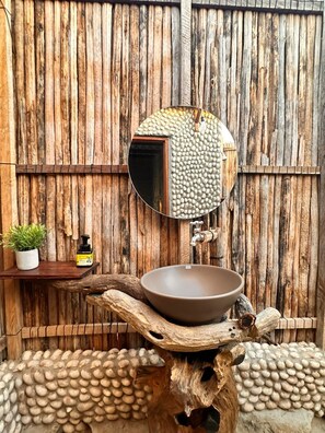 Habitación cuádruple Confort, vista a la playa | Imagen general