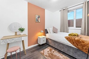 Bügeleisen/Bügelbrett, WLAN, Bettwäsche