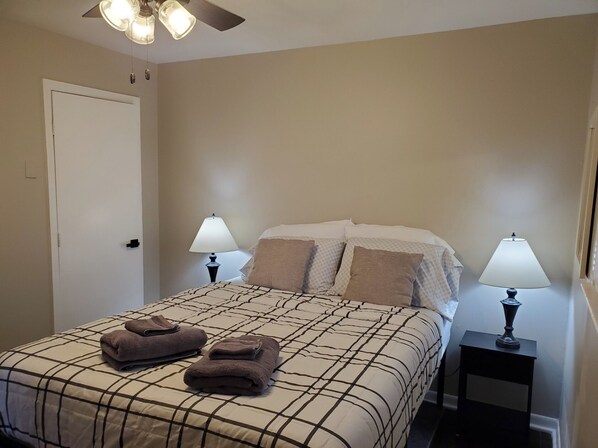 Iron/ironing board, free WiFi, bed sheets