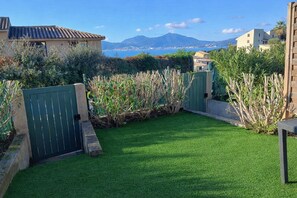Property grounds - Sea view in Porticcio - Mini Villa 3 rooms with 2 terraces - garden - swimming pools (Grosseto-Prugna)