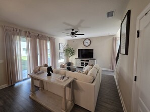 Living area - Reunion Retreat (Kissimmee)