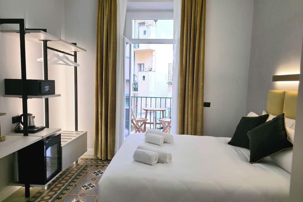 VICTORIA SUITES