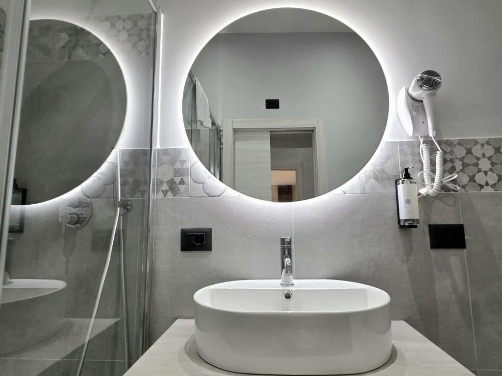 Superior-Doppel- oder -Zweibettzimmer, Blick auf den Innenhof | Badezimmer